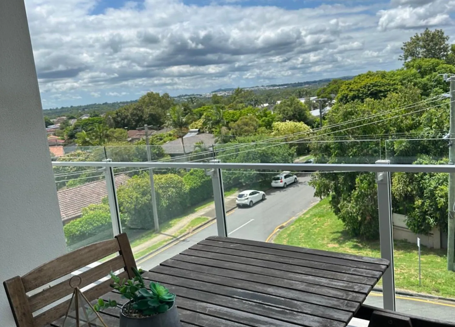 2 Bedroom Aparment With Views And Parking In Garden City Brisbane Apartment