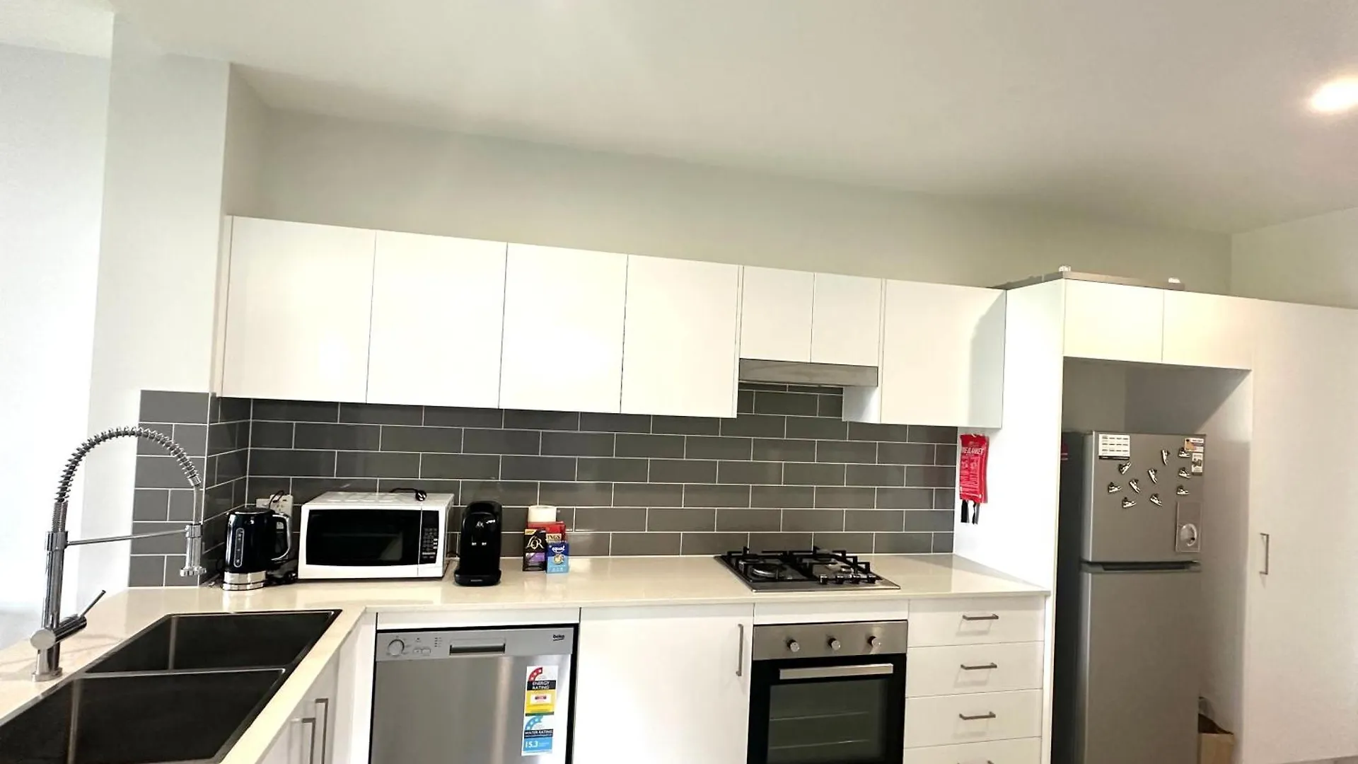 2 Bedroom Aparment With Views And Parking In Garden City Brisbane Australia