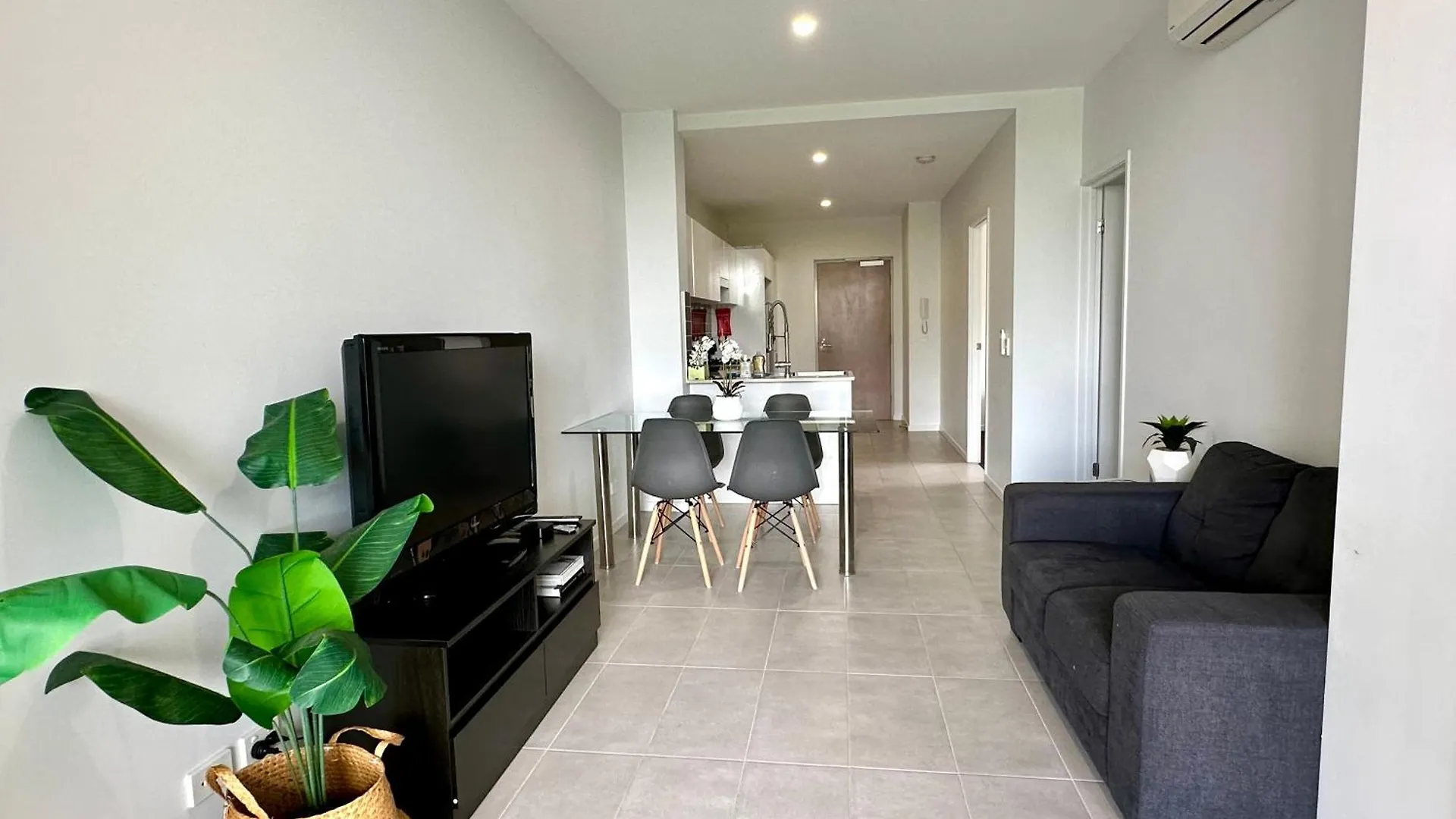 2 Bedroom Aparment With Views And Parking In Garden Cityの連絡先
